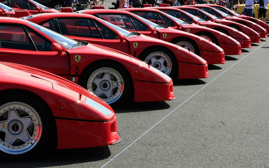 1987-Ferrari-F40-lineup-profile-Silverstone-Classic.jpg