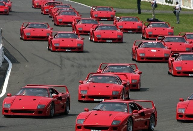 ferrari-f40-parade.jpg