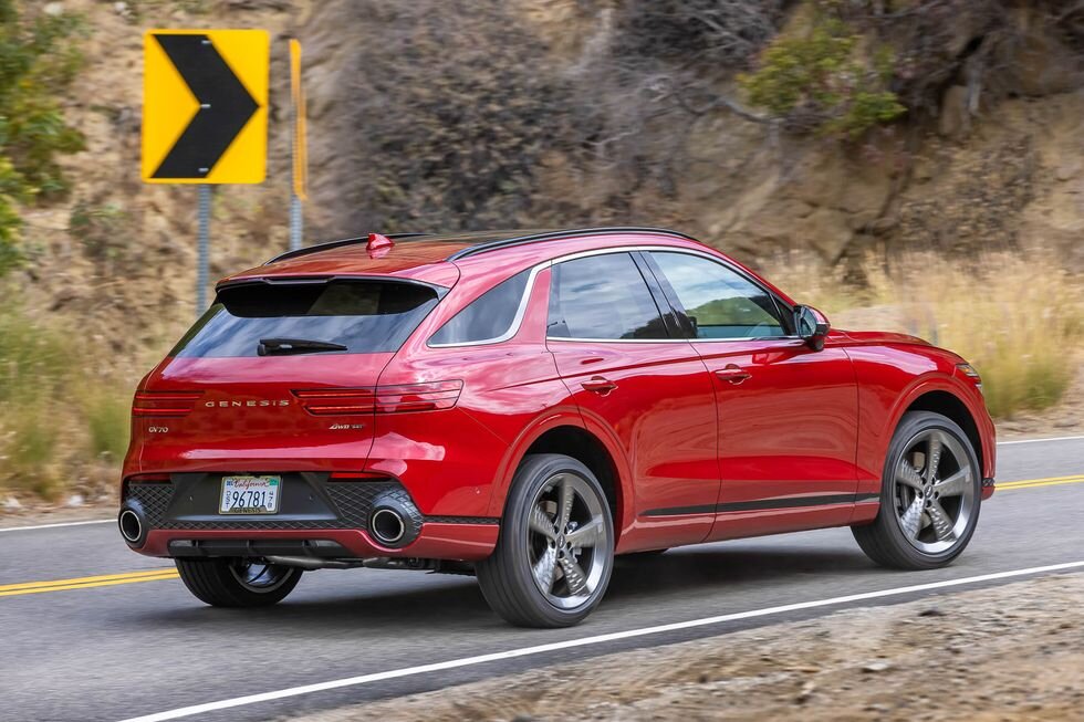 2022-genesis-gv70-104-1627999476.jpg.fe7866b46e6ca0f5c97f11ec20b988fa.jpg