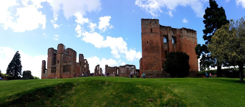 865364750_KenilworthCastlepanorama1.thumb.jpg.2e03cc5a4ea77fb9348df2fc7e998f4f.jpg
